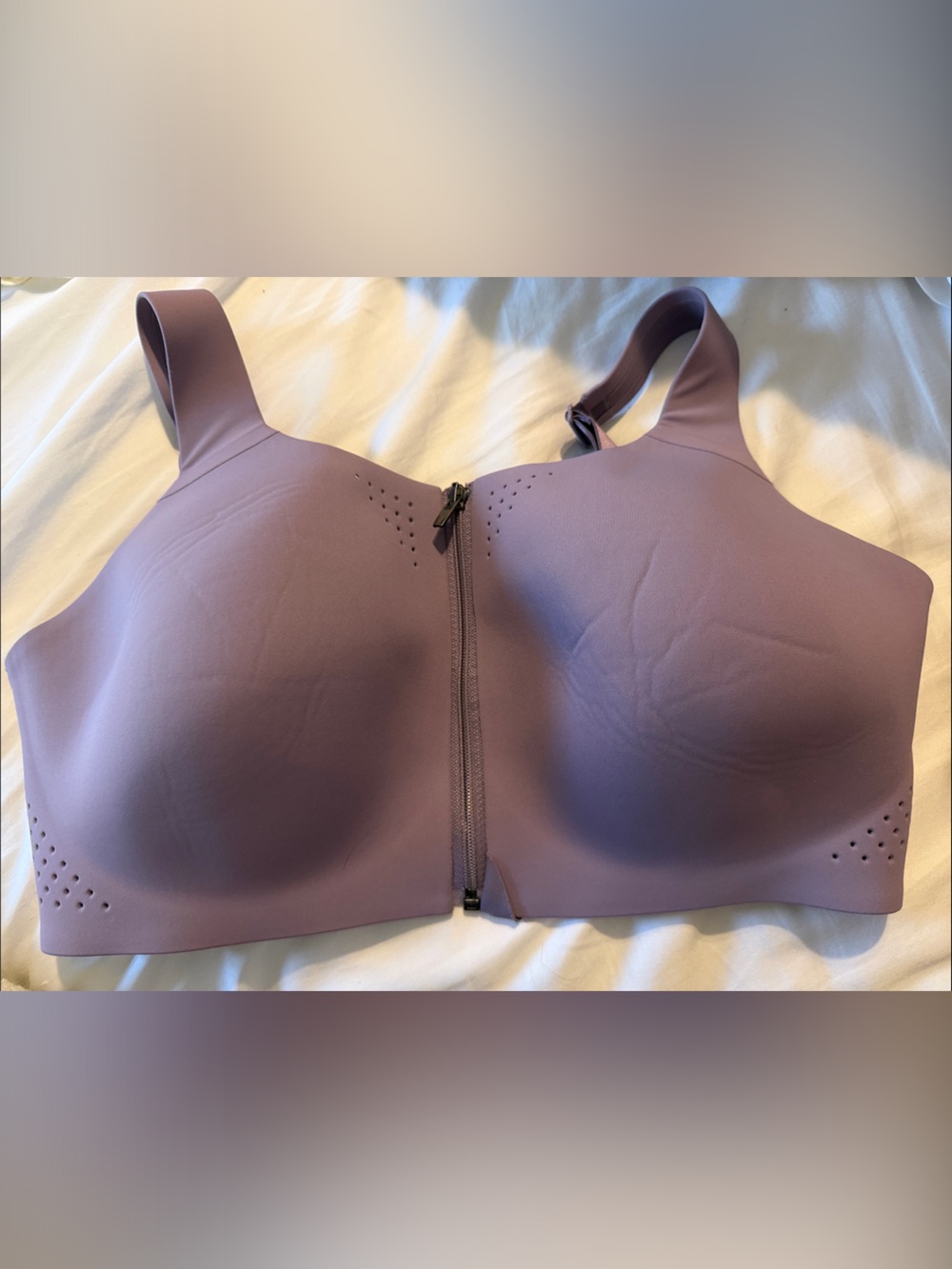Victoria Secret Sport Seamless Front-Zip Wireless Bra in Mauve 38DD